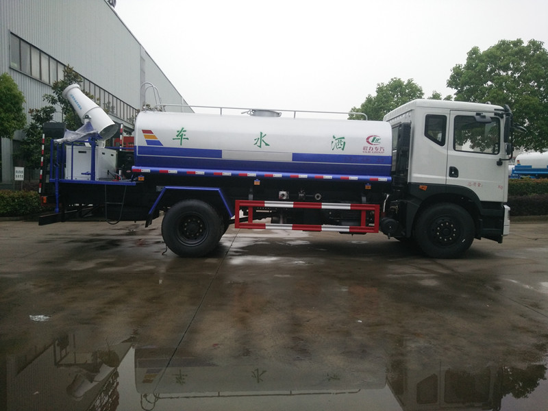 東風(fēng)灑水車廠家直銷 東風(fēng)灑水車廠家直銷