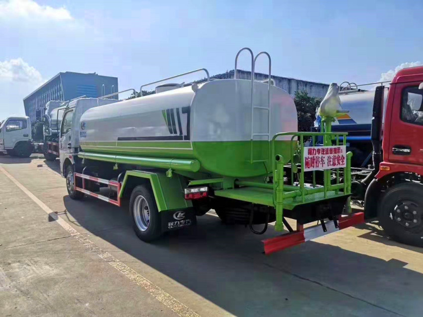 ����8����ˮ܇