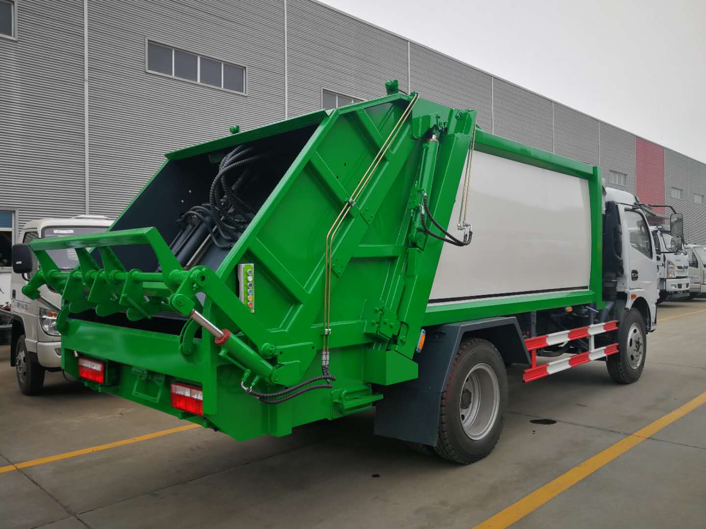 �|�L(f��ng)����8�����s����܇�DƬ-�|�L(f��ng)���s����܇�S�҈�(b��o)�r-����ӯͨ