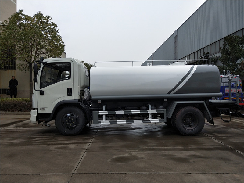 十方灑水車 十方灑水車