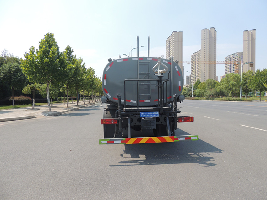 12方灑水車 12方灑水車